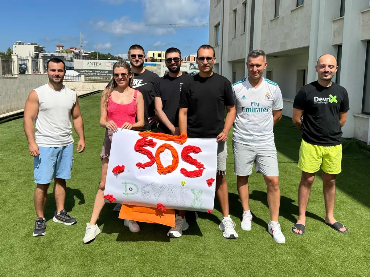 The DevriX SOS crew on the rooftop
