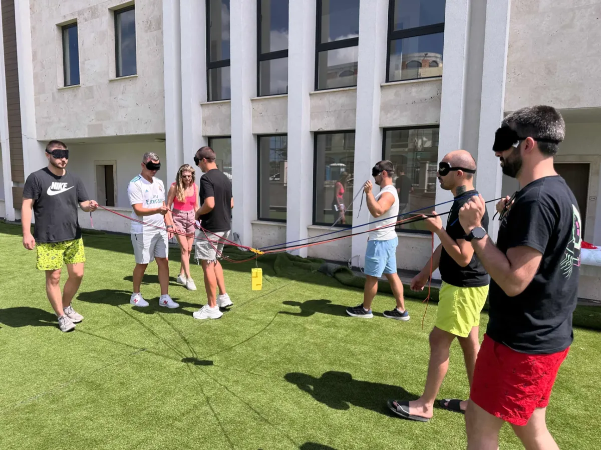 Blindfolded rope challenge