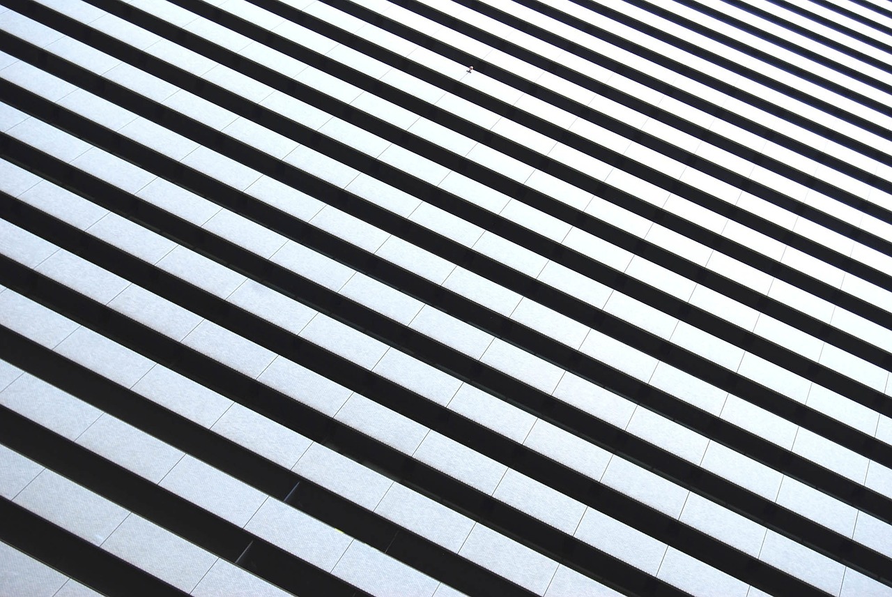 black-and-white-stripes-1149856_1280