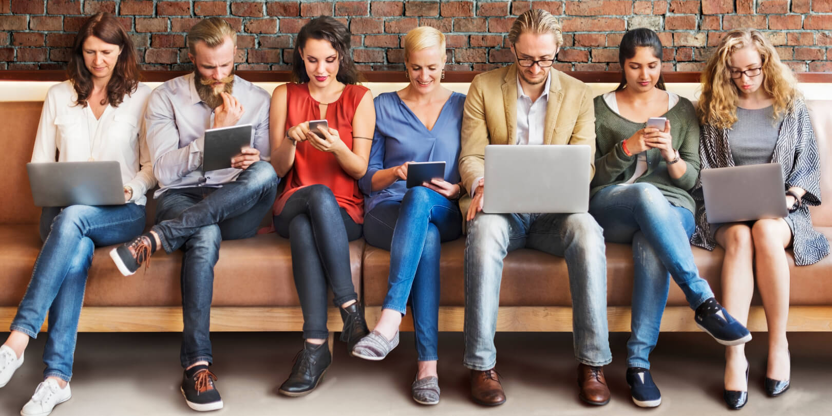 diversity-people-connection-digital-devices-browsing-concept 1